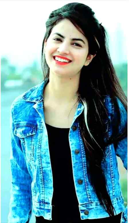 Agar fitrt hmari sahne ki na hoti🤓😌😎to himmat tumhari be kuch kehne ki na hoti✌️😎👈