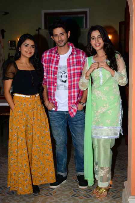 simran.pareenja.mudit.an..m.lshaaron.mein.