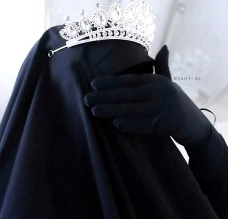 *🌹کرونا جاتے جاتے ایک سبق سکھا کر گیا، کہ جب عورت کی سانس ماسک میں چل سکتی ھے تو پردہ میں کیوں نہیں اور دوکاندار 3 مہینے دکان بند رکھ سکتا ہے تو نماز کے لیے 30 منٹ کیوں نہیں؟*۔۔۔!!!