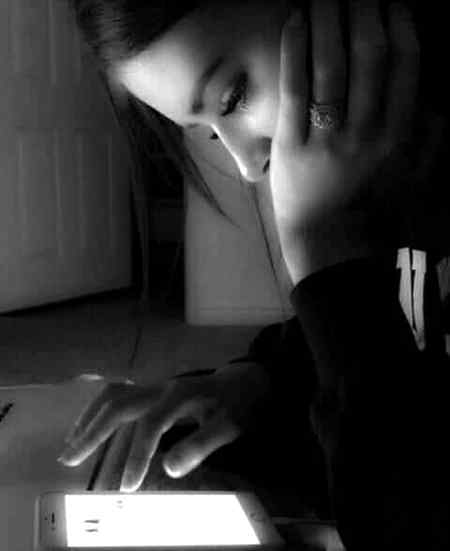 Khamoshiyan awaz Han tm sunany to aoo kbii😪😪