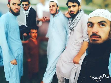 Kisa Eid guzra  
Me my friends