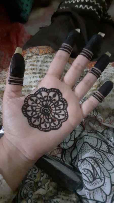 Tery name ke mehndi lagy teπ£ soucha ta tum aou gyy to hamare Eid ho geπ’(skymoon)