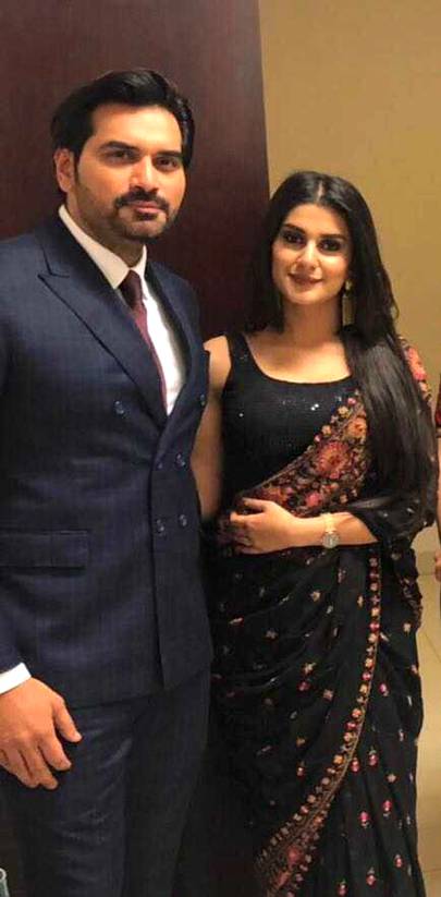 One more pic hamayu with kubra khan..on hum award 🔥 like 🔥