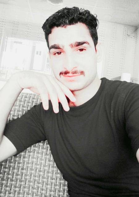 Kb tak kisi k sog main royen gay beth kar.
Hum khud ko kayi bar yeh samjha k ro parhay. .i5