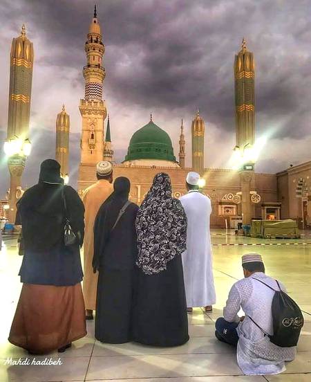 عطا کردو مدینے کی اجازت یارسول اللہﷺ
کروں میں سبز گنبد کی زیارت یارسول اللہﷺ

کچھ ایسا ہو کرم ماہِ رسالت یارسول اللہﷺ
کروں اللّٰہ کی دل سے عبادت یارسول اللہﷺ

صحابہ کا گدا ہوں اور اہلِ بیت کا خادم❤
یہ سب ہے آپ ہی کی تو عنایت یارسول اللہﷺ

تمہارا فضل ہے جو میں غلامِ غوث و خواجہ ہوں❤
نہ ہو کم اولیاء کی دل سے الفت یارسول اللہﷺ

اسی احمد رضا کا واسطہ جو میرے مرشد ہیں❤
عطا کردو مجھے اپنی محبت یارسول اللہﷺ

مدینہ میٹھا میٹھا ہے ، مدینہ پیارا پیارا ہے❤
مدینے سے مجھے بےحد ہے الفت یارسول اللہﷺ

میں ہوں سُنی ، رہوں سُنی ، مروں سُنی مدینے میں
بقیعِ پاک میں بن جائے تربت یارسول اللہﷺ❤💚

نمازوں میں مجھے ہرگز نہ ہو سُستی میرے آقا
پڑھوں پانچوں نمازیں باجماعت یارسول اللہﷺ

بڑے بھائی بہن کا میں کہا مانا کروں ہردم
کروں ماں باپ کی دن رات خدمت یارسول اللہﷺ

ب