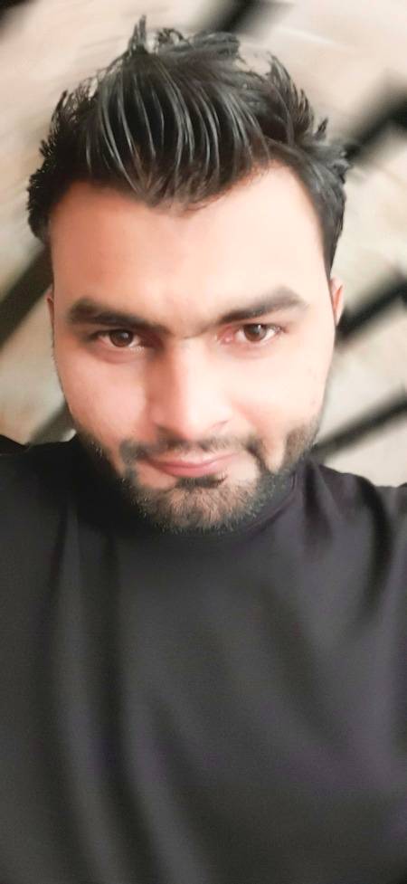 ہم سا بھی یاداشت کا سخی نہ ہو کوئی 
ہر شعر میں اک واقعہ ـــــ خیرات کر دیا ـ