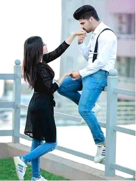 ❣❣❣مجھے تلاش ہے ایک روح کی جو مجھ سے دل سے پیار کرے💔

ورنہ جسم تو پیسوں میں بھی مل جاتے ہیں❣❣❣
Hy yan kuhy esha