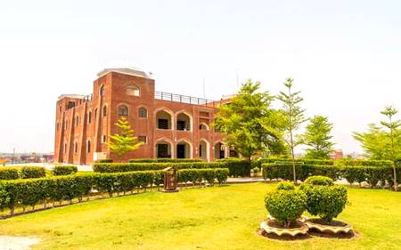 Multan
Location: Multan Art Gallery, Qila Kuhna, Multan