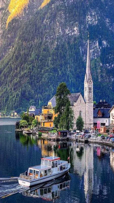 Beautiful view of Hallstatt lake,Austria