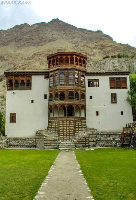 Beautiful History of khaplu royals Show this fort Baltistan*