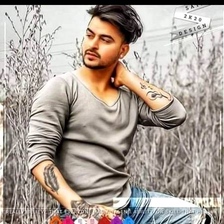 *چھوڑ دیا اب تیرے خیالوں میں جینا!!
*اب ہم لوگوں سے نہیں لوگ ہم سے عشق کرتے ہیں😎!!