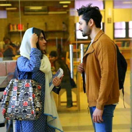 بس ایک آخری رسم چل رہی ہے ہم دونوں کے درمیان۔۔🙂
ایک دوسرے کو یاد تو کرتے ہیں پر مرشد بات نہیں کرتے۔۔🖤