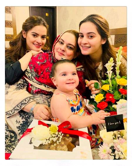 Amal khan & aiman khan & Minal Khan with her mother...😍