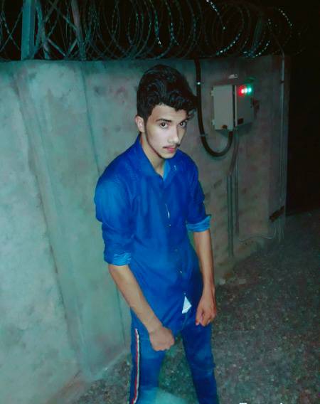 Seekh Nahi Paya Me Meethay Jhoot Ka Hunar,,Kadway Sach Ny Kai Log Chheen Liye Mujh Se..!