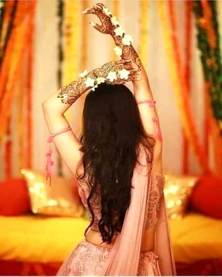 : کانچ کا جسم کہیں____ ٹوٹ نہ جائے💞

حسن والی تیری  انگڑائی سے ڈر لگتا ھے۔۔.💞

....❤️🙂✌️