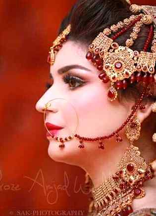 MUGHAL SHARNI masha Allah kinaa sohna menoo Rab NY bnaya 😜😜🐯👈