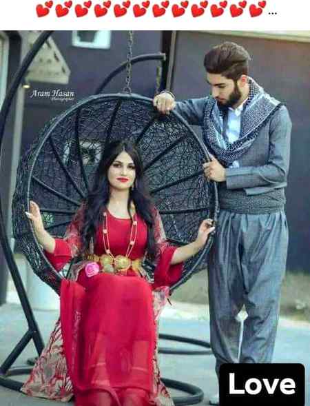 Kisi ny pocha kon c khushbu psnd h...🙇ma na tumari sanson k kissa suna diya...😍😙💔