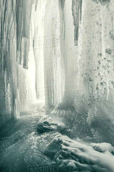 Interior view of frozen lake🔥