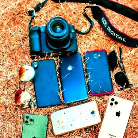 تصویر اپنی دیکھ کے بولا وہ خود پسند
ایسا حسین ملے تو ہمارا بھی آئے دل