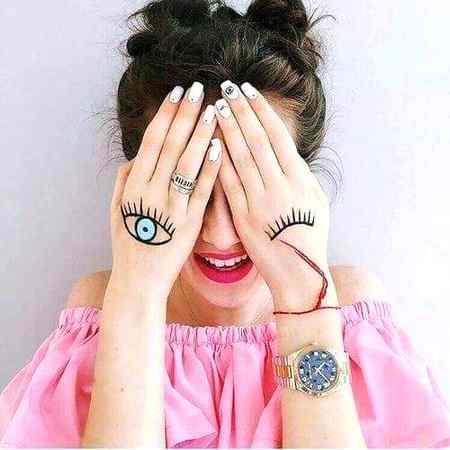 لوگ شور سے جاگ جاتے ہیں*
*مجھے سونے نہیں دیتی خاموشی تیری