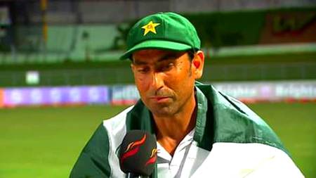 *آج ہی کے دن تین سال پہلے یونس خان نے اپنا آخری بین الاقوامی میچ کھیلا* 
*یاد رہے یونس خان 🇵🇰پاکستان کے واحد بلے باز ہے جنہوں نے ٹیسٹ کرکٹ میں دس ہزار رنز بناۓ اور وہ دنیاۓ کرکٹ کے واحد بلے باز ہے جنہوں نے ٹیسٹ کرکٹ میں گیارہ مختلف ممالک میں سینچری سکور کر رکھی ہے*