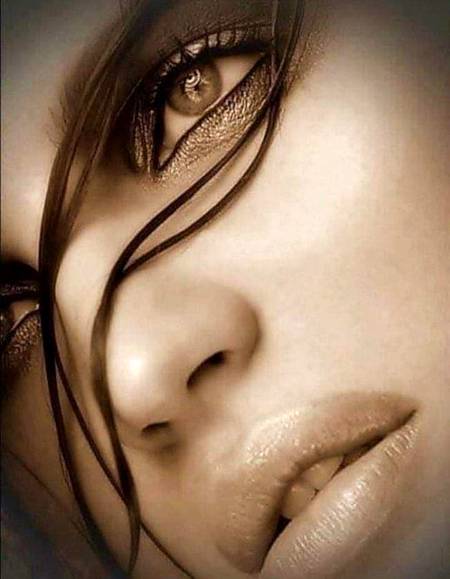 کیا فرق پڑتا ہے
میرے ہنسنے سے
میرے رونے سے
میرے ہونے سے یا
نہ ہونے سے..
🙂
.i5sanm