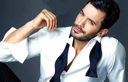Black and white combination suit for men😍😍👍