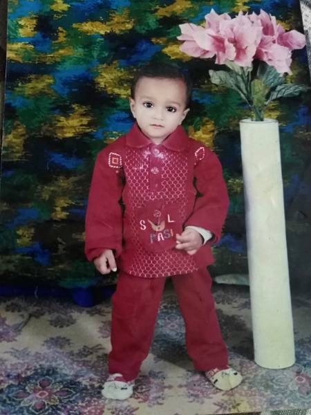 Bachpan ma itna cut howa karta tha😜