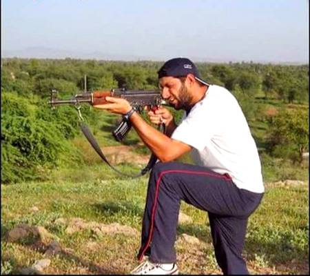 Lala bhi urtogol bany ki koshish ma hai