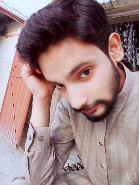 ہم اپنی ذات میں کچھ ایسا کمال رکھتے ہی?💫

کہ لوگ بےوجہ ہمارا خیال رکھتے ہیں❣😘