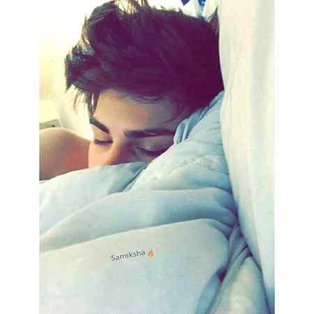 میرا الگ سماج ھے میرا الگ مزاج ھے🔥
میں محفلوں کی دھوم دھوم کا حصہ نھی بنتا 💘🌚