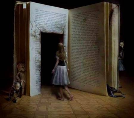 ﺑﺪﻥ ﻣﯿﮟ ﺁﻧﮑﮫ ﺩﺍﺧﻞ ﮨﻮﮔﺌﯽ ﮨﮯ
ﮐﻮﺋﯽ ﺍﻧﺪﺭ ﺳﮯ  ﭘﮍﻫﻨﮯ ﻟﮓ ﮔﯿﺎ ﮨﮯ