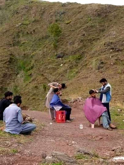 لاک ڈاون کے باوجود بھی خفیہ ادارے کام کررہے ہیں🤔
☺️☺️😍😲
تم لڑکیاں کہاں جاؤ گی ۔