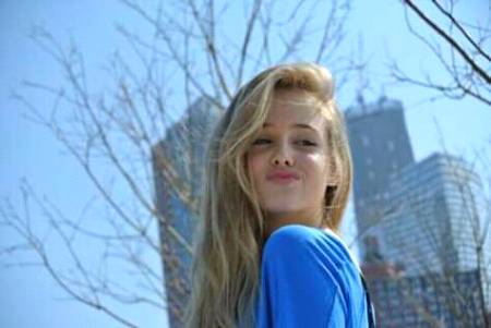 آپ کا حسن بیاں نہ ہو سکا
🔥🔥
تھک گئے لوگ شاعری کرتے کرتے