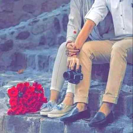Tum chalo to SahI ak bar mera hath thaam kr,,,,log jal jaen gy mehfilon ma chragon ki trhn...