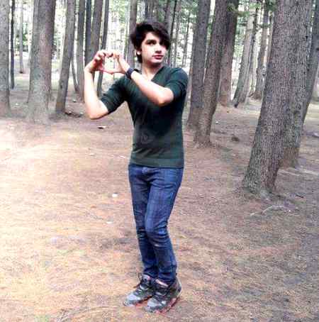 Mera Dil ab pass Hn Tere ..Tera Dil ab pass Hn mere ....dear frndz 😃