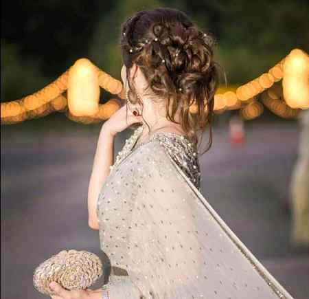 وہ خوش ہے کسی اور کے ساتھ ۔۔۔

ہائے!!!خیر ہمارا کیا لینا دینا۔۔۔💔