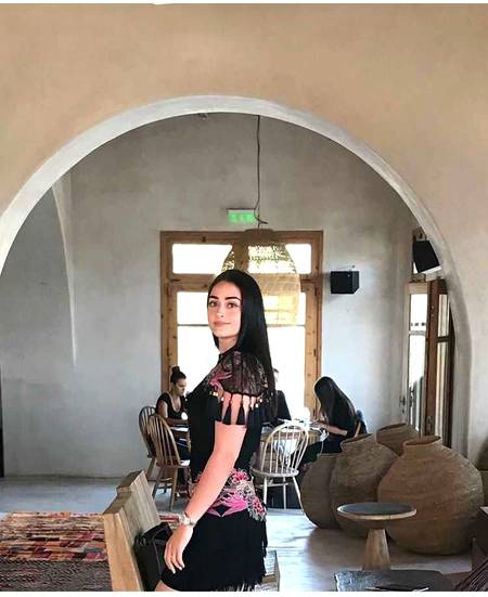 Esra bilgic 🔥 like 🔥