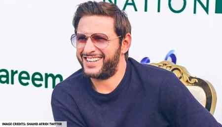 Insha Allah our hero soon well recover 🙁 Lala g