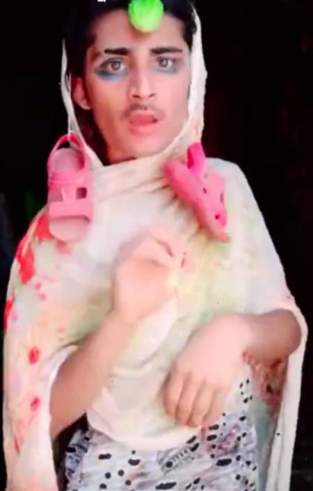 kis ki aunty hai