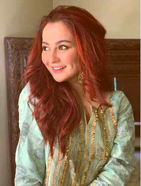 زندگی کی جنگ خود لڑنی پڑتی ہےلوگ تو بس مبارک باد دینے یا فاتحہ پڑھنے آتے ☺