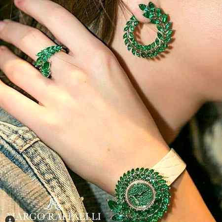 خاطره دلته مې ګیــــــله له هغو خلکو وشي
چې زه یې ډیر ډیر یادوم او دوي مې نه یادوي