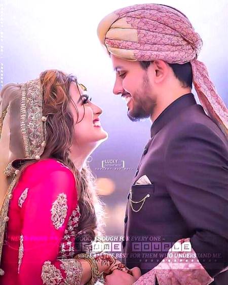 میں نے مانا تو حسن نایاب ہے
دلِ وادی میں تو زیب نقاب ہے

بے حجاب  نہ نکلا  کر سر عام
دلِ  بازار  میں رشک  گلاب ہے

مشہور صفت شباب زیب تیرا
تو  زندگی میں گلِ  مہتاب ہے
😘