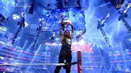 Reigns win wwe title moments😘🤘👍😍