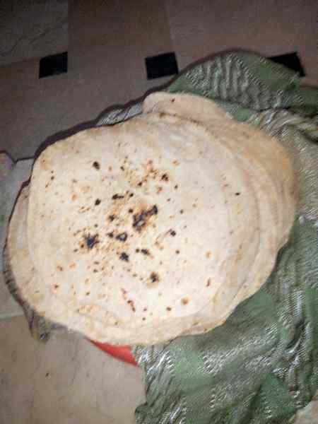 50 Roti banai ha mine roze daro k leye koi ha Jo taliya ka moqbala Mr sake😎