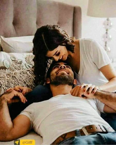 بیٹھے رہو سامنے دل کو قرار آئے گا😘😍

جتنا تمہیں دیکھیں گے اتنا ہی پیار آئے گا 😘😍🙈_🔥🔥