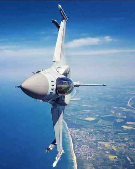 Dear Girls!
Beware of fake Army Officers on social media.

Thank me Later. 🌚