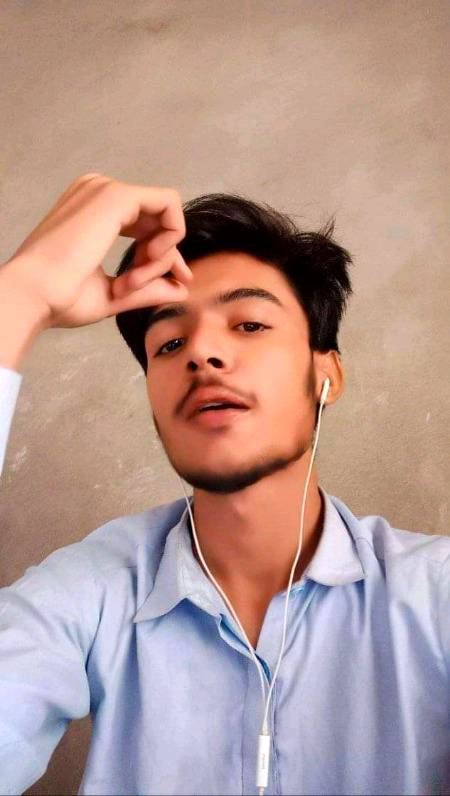 Sb ReLation Main hain ek main hi single :(
