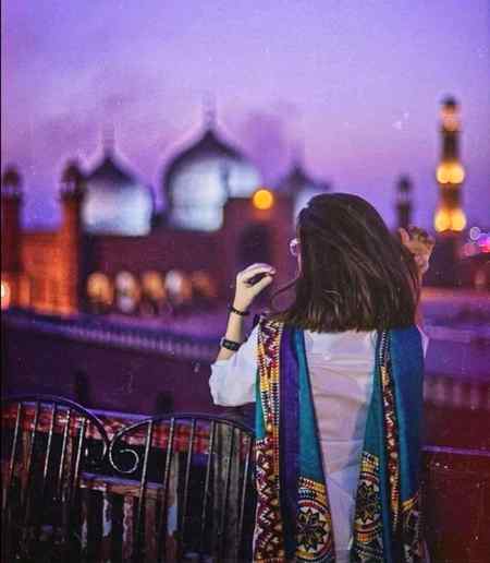 تعلقات میں معاہدے نہیں کیں جاتے سو جو جہاں بچھڑنا چاہے فی امان اللہ 😌✌🖤