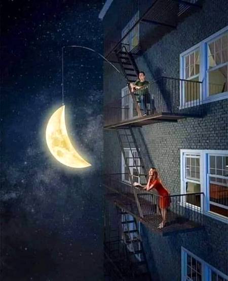 چاند کی فرمائش کی تھی جناب نے❤
یہ دیکھئیے ہم  توڑ  لائے  آسمان  سے💔